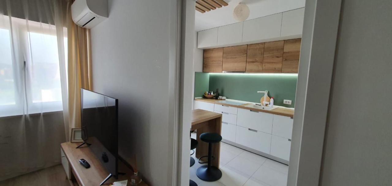 Lara 65 - Cozy & Modern Apartment @ Conest Iasi Exterior photo